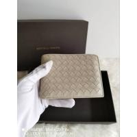 ราคา Sold‼️ Bottega men wallet สีขาวหม่น มือสอง ของแท้‼️ (24010855801)