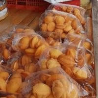ราคา ขนมฝรั่ง แม่ไน้ ขนมไข่ อบใหม่ทุกวัน 50ชิ้น 105 บาท ขนมไข่แม่ไน้ (6523821577)