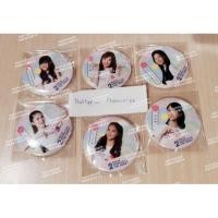 ราคา เข็มกลัด Debut BNK48 รุ่น2 (1476853664)