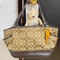 ราคา ราคาพิเศษ !! กระเป๋า Coach ของแท้ มือสอง F23297 สีน้ำตาล หนังสวย ผ้าไม่มีตำหนิ (7710490822)