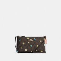 ราคา MeBrandOutlet COACH #ZIP TOP CROSSBODY IN SIGNATURE CANVAS WITH VINTAGE MINI ROSE PRINT (COACH #C7425) RN012502 (11786136600)