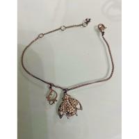 ราคา สร้อยขอมือชาร์มผึ้งน้อยฝังเพชร Diออร์ แท้ (55311038306)