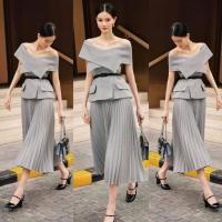 ราคา (พร้อมส่ง) Swan117 เซทเสื้อปาดไหล่ลายสก็อต มีกระเป๋าหลอก มากับกระโปรงยาวอัดพลีท + เข็มขัด สวยดูแพงมากสวยดูดี มีสไตส์ (27524791312)