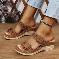ราคา รองเท้าส้นเตารีดสำหรับผู้หญิง แบบเรโทร casual ปี 2023 ลายดอกไม้ ไซส์ 35-44 (53352560552)