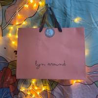 ราคา ถุงกระดาษ Lyn Around มือสอง สภาพดี (53505635677)