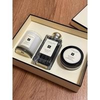 ราคา Jo Malone English Pear & Freesia Collection *Limited Edition แท้ % เซ็ทน้ำหอม Jo Malone 100 ML เทียนหอม และ ครีมทาผิว (26051958316)