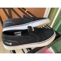 ราคา Nike Toki slip on มือสอง สีดำปี17 (2443723683)
