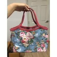 ราคา กระเป๋า Cath Kidston ของแท้100% มือสอง สภาพดี ราคาถูก #Kathkidston (4879330101)