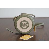 ราคา กระเป๋าสะพาย MICHAEL KORS AIDY SMALL CANVAS CROSSBODY BAG สีเขียว (11027140351)
