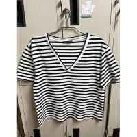 ราคา Zara basic t shirt striped v neck size M (26118646971)