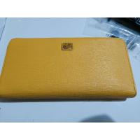 ราคา Guy Laroche แท้!!กระเป๋าสตางค์ผู้หญิงมือสอง ซิปรอบ สีเหลือง หนังลาย อะไหล่สีเงิน หนังแท้ 100% (28614620129)