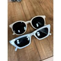 ราคา ส่งต่อ มือสอง ใหม่ แว่นกันแดด แคทอาย แว่นกันแดดทรงเหลียม แถมทรงกลมสีครีมอีก 1 ชิ้น (46056677581)