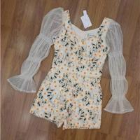 ราคา (พร้อมส่ง XS) จั๊มสูทขาสั้นลายดอกเดซี่โทนขาว-เหลือง น่ารักละมุนมาก ป้าย Valley Girl (52360403756)
