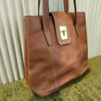 ราคา กระเป๋าสะพายไหล่ หนังแท้ Bridas, Made in Italy (23346996925)