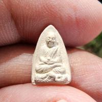 ราคา หลวงปู่ทวด หลังฝังพลอยเสก พิมพ์จิ๋ว วัดพระโพธิสัตว์ธรรม จ.กระบี่ อ.นอง ร่วมปลุกเสก เมื่อปี พ.ศ. 2535 ประกันแท้ (28854175285)