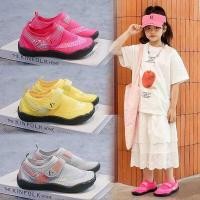 ราคา C Summer Kids Barefoot Shoes Girls Slip On Sneaker Knit Breathable Non-Slip Children Casual Sneaker (41131225286)