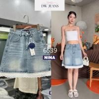 ราคา (ส่งด่วน) NINA jeans | S-3XL✨ กระโปรงยีนส์สั้นทรงเอเอวสูงแต่งลูกไม้ #6539 DWjeans (27739842836)
