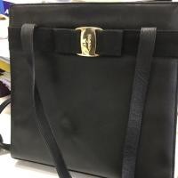 ราคา กระเป๋าสะพาย Ferragamo used แท้ (2914065482)
