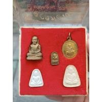ราคา หลวงพ่อเงิน พระชุด 5 องค์รุ่นเพชรเงินล้าน วัดไดรัง จ.พิจิตร ปี 2537 (26843938572)