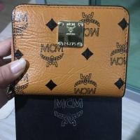 ราคา (ส่งต่อ) MCM กระเป๋าสตางค์ใบสั้น ซิปรอบ (713997588)