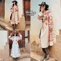 ราคา Bohemian Dress เดรสยาวโบฮีเมียนไปทะเลผ้าลินินผสมฝ้าย​แขนยาวบอลลูน​งานปักลายชนเผ่าพร้อมเชือกผูกเอว (27210630877)