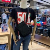 ราคา เสื้อยืด Levi's 100% 501 มีทั้งของผู้หญิงและผู้ชาย ทรงโคร่ง ผ้านิ่มหนา ใส่สบาย ของอท้จากช็อป (247426883)