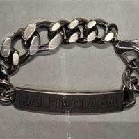 ราคา New สร้อยข้อมือ Balenciaga plate twist bracelet มือ1ของแท้ พร้อมส่ง **ทักรีเชคไซส์รายวัน (54460035841)