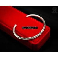 ราคา กำไลเงินตอกลายโบราณ ประกันเงินแท้ งานตัน 20.9g ข้อมือ 6.5-7 นิ้ว (51261800029)