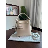 ราคา Charles & keith Used สีครีม (49800549789)