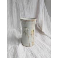 ราคา สินค้ามือสอง แจกันดินเผาญี่ปุ่นทรงปากแตรสูง มีรูสำหรับร้อยเชือก เพ้นลายต้นไผ่ ตีตราแบรนด์ (10237561060)