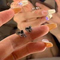 ราคา Asymmetric Heart Earrings Niche High-end Earrings Women Ins Trendy Earrings Claire (29522297779)