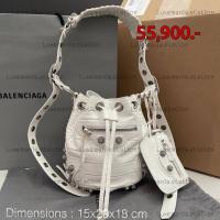 ราคา [พร้อมส่ง]: New!! Balenciaga Le Cagole Bucket Bag ‼️ก่อนกดสั่งรบกวนทักมาเช็คสต๊อคก่อนนะคะ‼️ (29889747011)