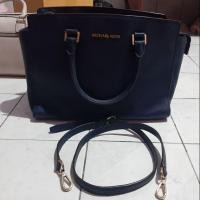 ราคา ส่งต่อกระเป๋า Michael Kors selma saffiano leather medium แท้ % (6214568280)
