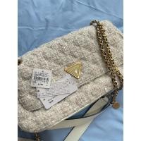 ราคา New กระเป๋า guess สะพายไหล่ รุ่น TW874821 (40659644048)