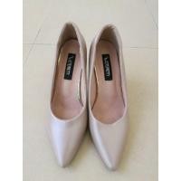 ราคา รองเท้าส้นสูง สีชมพูมุก มือสองพร้อมกล่อง (6032987523)