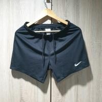 ราคา กางเกงกีฬาขาสั้น NiKE รุ่น Dri-fit สีดำ ของแท้มือสอง (40964565966)