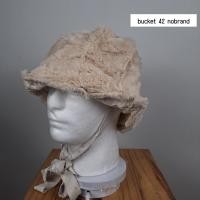 ราคา หมวกbucket ขนนุ่ม bucket-42 no brand (มือสอง) (46354503145)