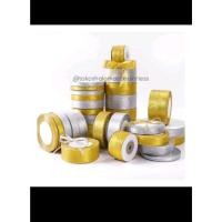 ราคา ริบบิ้นกากเพชรสีทองและสีเงิน ขนาด2.5ซม ต่อม้วน / สําหรับ กระเช้า พัสดุตกแต่ง (40255777096)