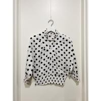 ราคา เสื้อ Pomelo [มือ 2/ ใส่ 1 ครั้ง] ลายจุดสีดำ พื้นขาว ทรงเสื้อพอง มีจั้มพ์ตรงเอว แมทช์ง่าย ได้ทั้งลุคไปทำงานและไปเที่ยว (8944252959)
