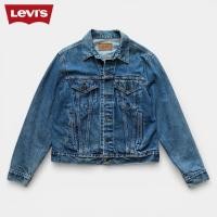 ราคา เสื้อแจ็คเก็ตยีนส์มือสอง Levi’s อก 42 ยาว 24.5 รุ่น 70506 -0216 Made in U.S.A. มีรอยสนิมกระดุมบางจุด (56805448031)