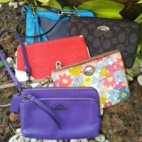 ราคา กระเป๋าคล้องมือ Coach แท้ Size S มือสอง (1578527817)