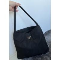 ราคา กระเป๋าถือ Prada nylon สีดำ ของแท้ 100% (14468474802)