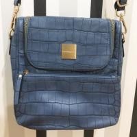 ราคา [USED] กระเป๋าหนังสะพาย Lulu Castagnette แท้ % (1772014978)
