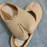 ราคา รองเท้ากีบหมู สีนู๊ด หนังนิ่ม ใส่สบาย 24cm ซื้อมาผิดเบอร์ (2278831282)