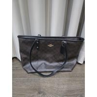 ราคา ส่งต่อ กระเป๋า Coach Tote Bag [มือสอง, ตามสภาพ] (42929213602)