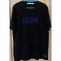ราคา ของแท้คุ้มมาก สวยมาก ผ้าใหม่เหมือนได้มือ 1 เสื้อยืด Calvin Klein สีดำ ปักกลางสีน้ำเงิน ปักชายเสื้อ ป้ายแท็คครบ มือสอง (52856269255)