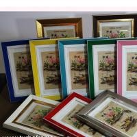 ราคา กรอบรูปสีชมพู สีเหลือง สีเขียว สีน้ำเงินสวยๆ กรอบรูปแต่งบ้าน ขนาดภาพ A3 และขนาดต่างๆ **กระจกใส+ ขาตั้ง +ที่แขวนผนัง** (51411251039)
