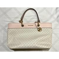 ราคา (ของแท้/มือสอง) Michael Kors กระเป๋าสะพาย tote bag สีชมพูขาวทอง สภาพดีมาก (18668629270)