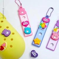 ราคา พวงกุญแจ Care bear Jibbitz charm ที่ติดรองเท้า crocs ตุ๊กตาติดรองเท้า ตัวติดรองเท้า (26009813302)