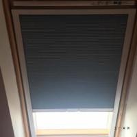 ราคา Loft Sunroof ผ้าม่านทึบแสงเต็มรูปแบบรังผึ้งรังผึ้งหลังคาเอียงม่านบังแดดแบบพับเก็บได้พร้อมกรอบม่านม้วนหน้าต่างคงที่ (45459034764)